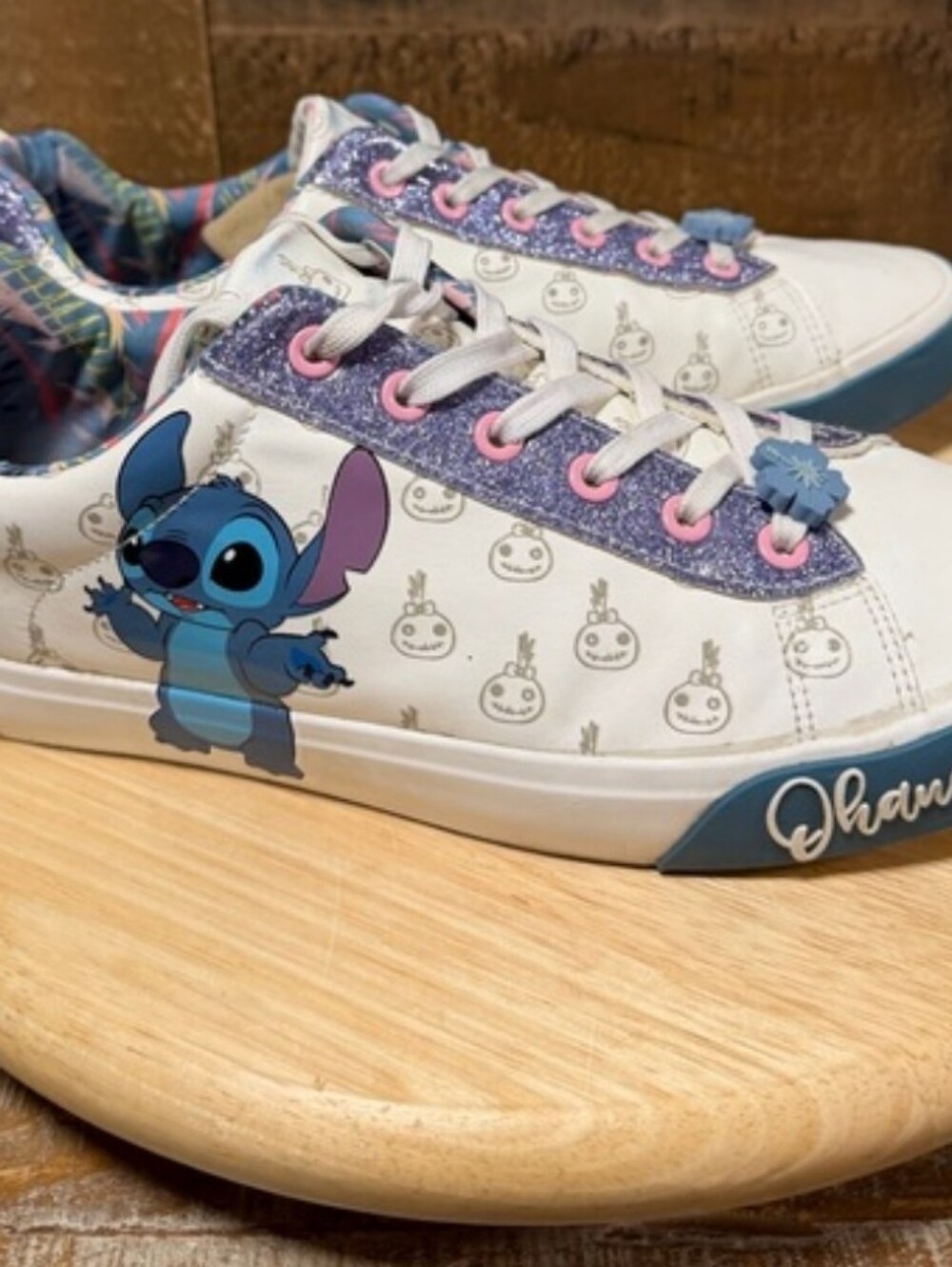 Disney Ohana Sneakers Size 9 Women's